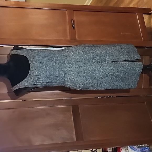 ANN TAYLOR Heathered Wool Blend Sleeveless Sheath Dress With Accents Size 6 - Picture 1 of 7